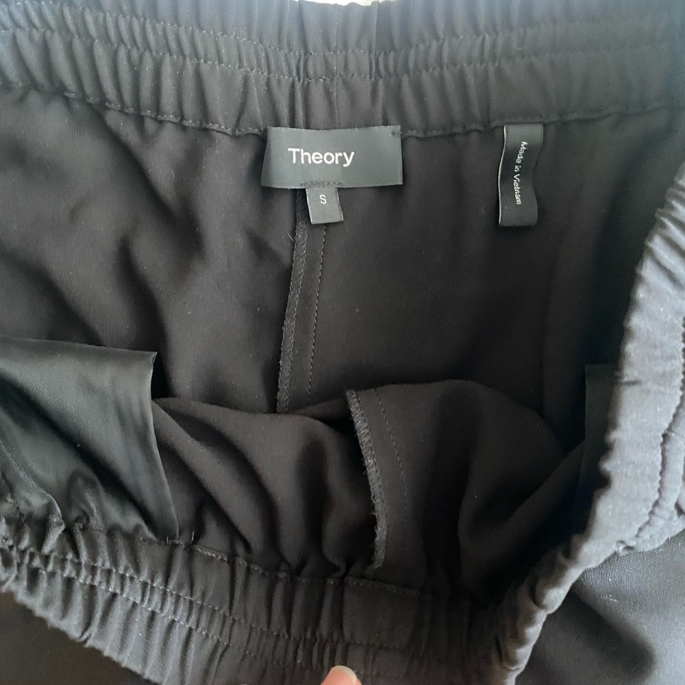 Theory black Shorts